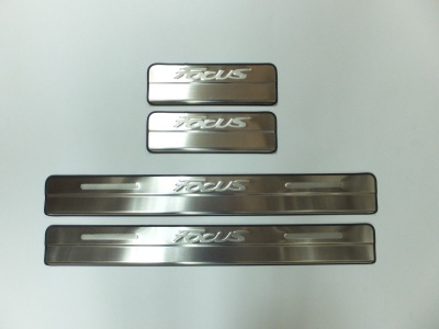 Ford Focus (11–) Накладки на дверные пороги с логотипом, нерж.